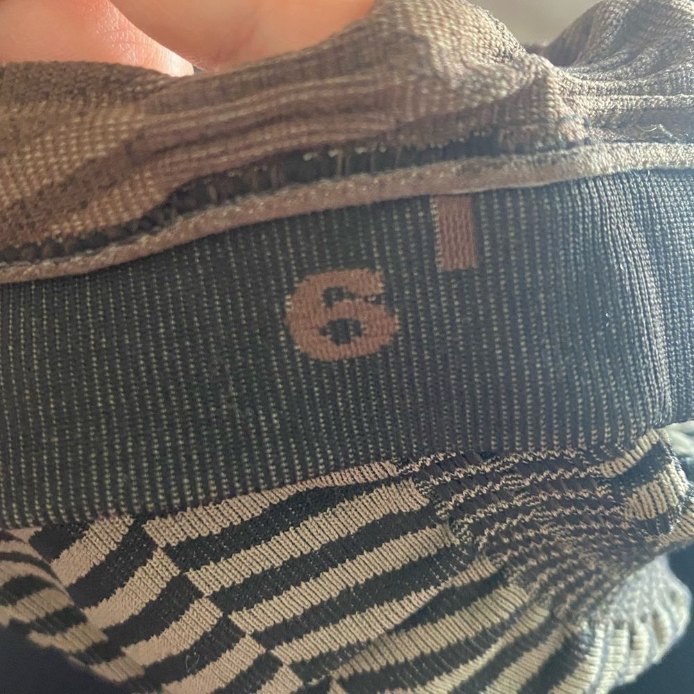 Lululemon In The Flow Crop - Picture 7 of 7